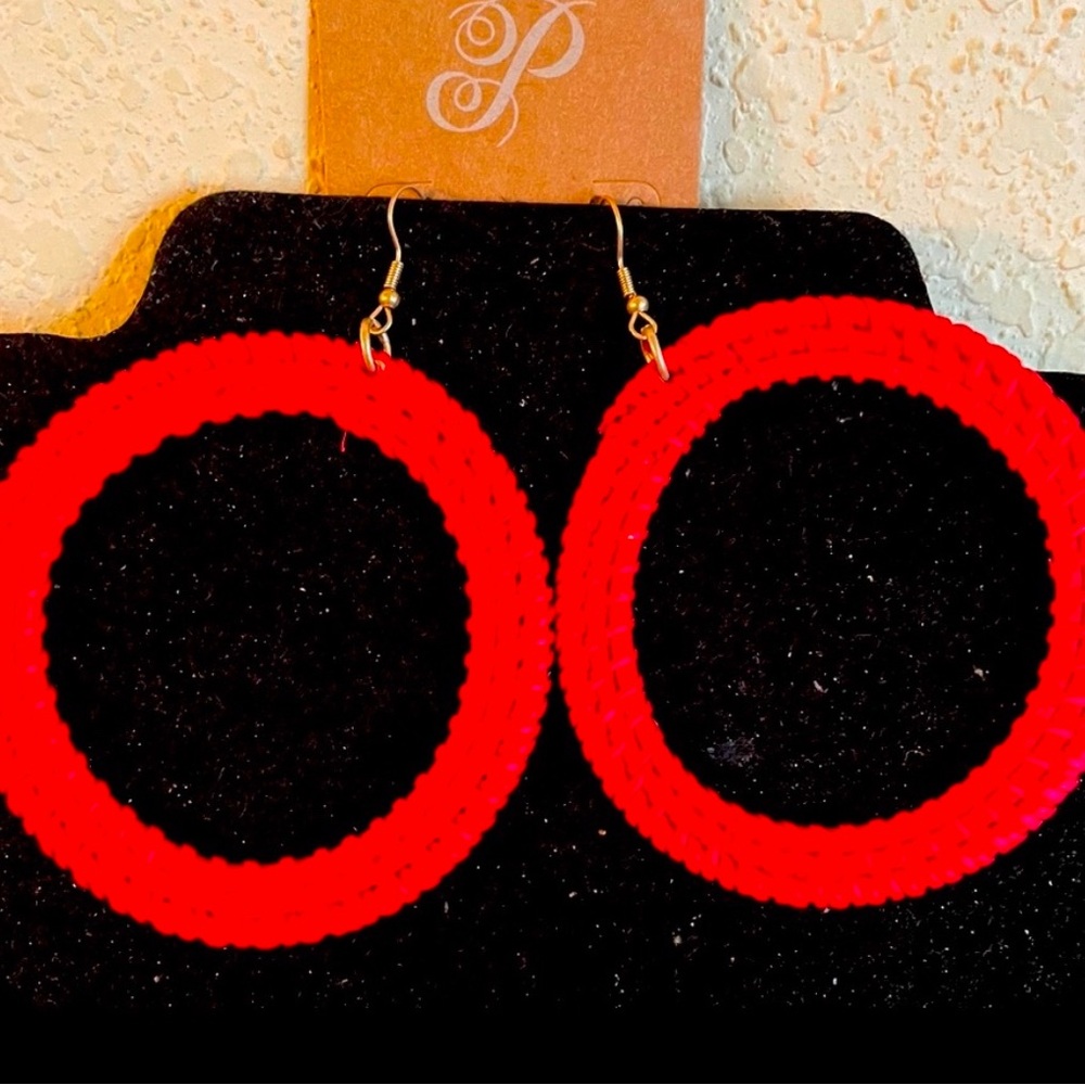 PRICE JUST DROPPED on these Vintage Plunder Cupid earrings!